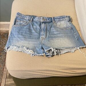 Zara Blue Jean Shorts Distressed Frayed Hem‎